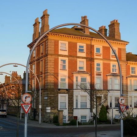 Sea Views Stunning 2 Bedroom Apartment # Lowestoft Luaran gambar
