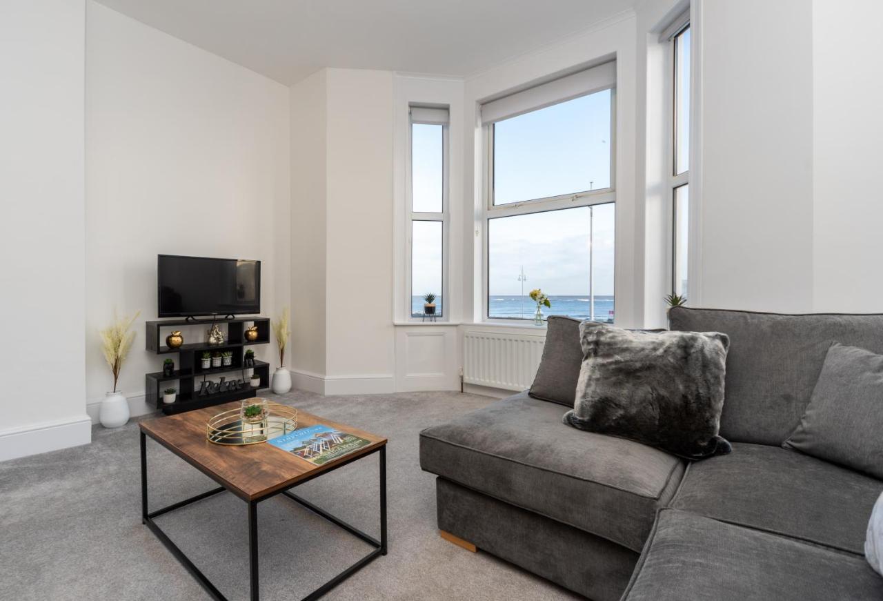 Sea Views Stunning 2 Bedroom Apartment # Lowestoft Luaran gambar